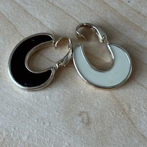 Avon Black and White clip on Earrings- Measure 1 in- very good condition